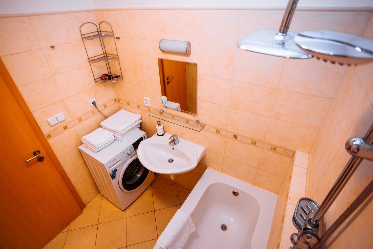 Beautiful Apartment In Central Residence Praga Esterno foto