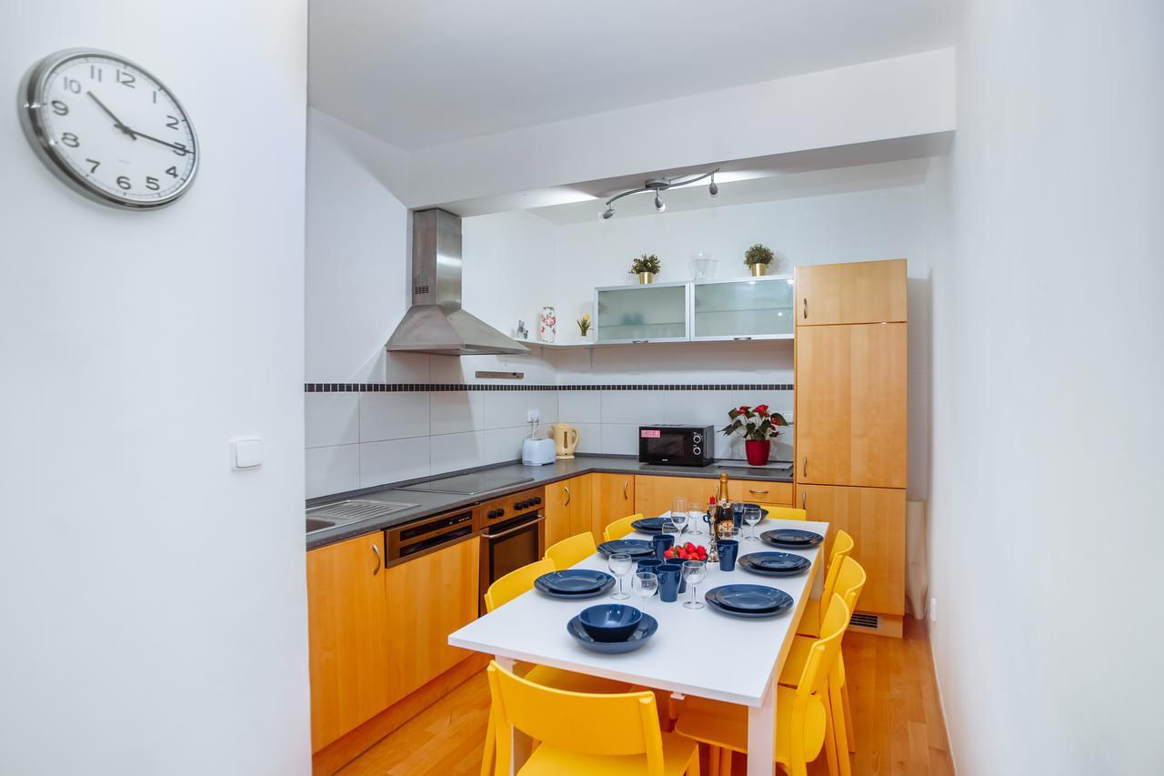 Beautiful Apartment In Central Residence Praga Esterno foto